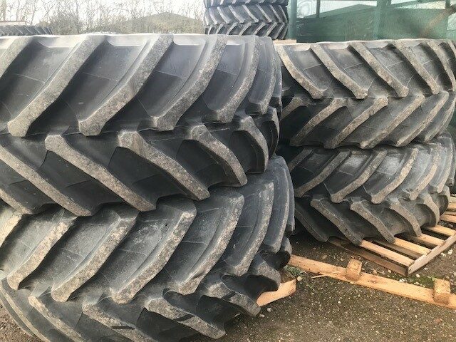 TA03537A 4 X 710/60R38 FLOTATION WHEELS