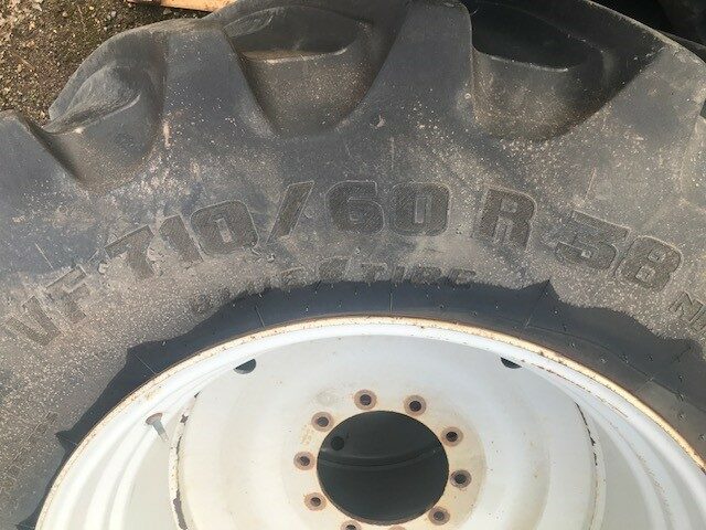 TA03537A 4 X 710/60R38 FLOTATION WHEELS