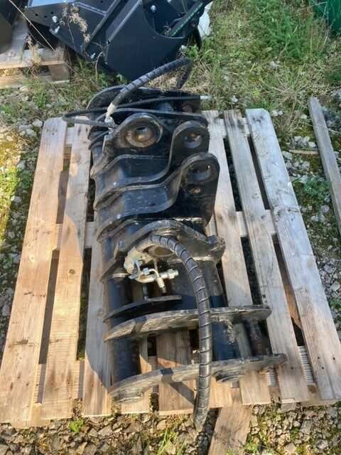 TB02929A TM220 JCB EURO HEAD STOCK.