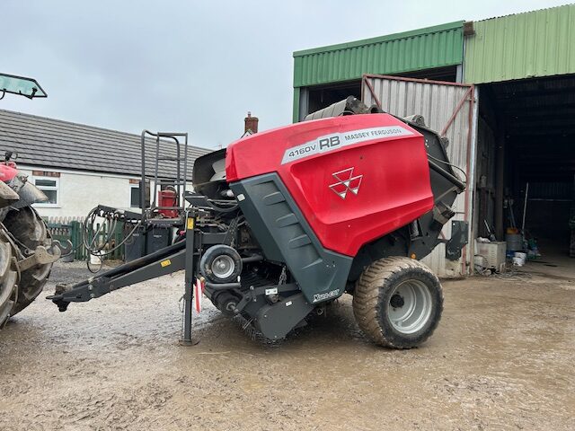 5M003348 2020 MF RB4160V ROUND BALER