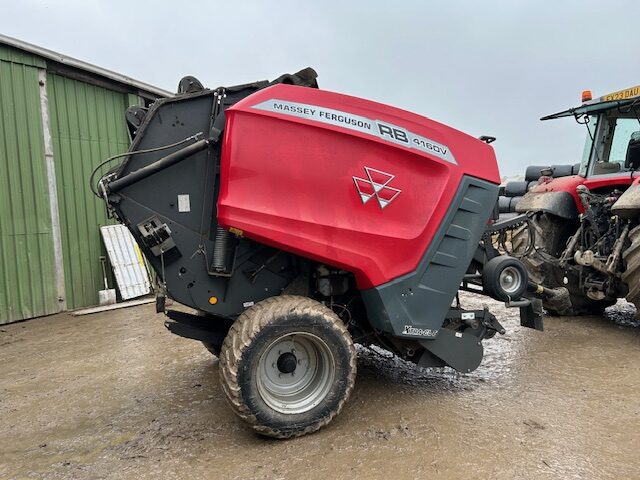 5M003348 2020 MF RB4160V ROUND BALER