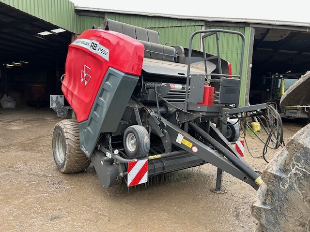 5M003348 2020 MF RB4160V ROUND BALER