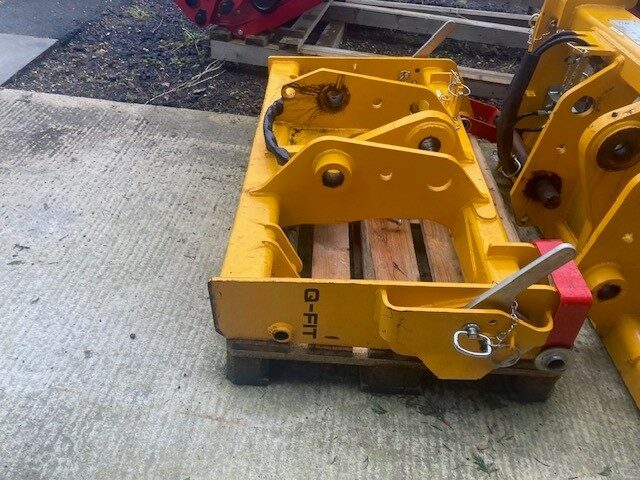 HM67954A JCB Q-FIT HEADSTOCK