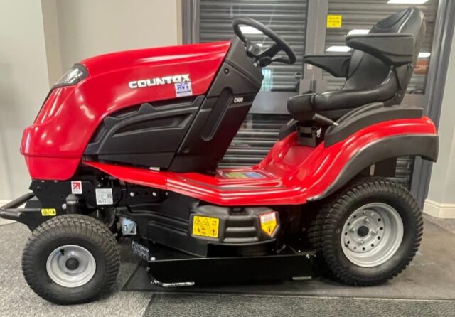 Ex-display Countax C100 with 36 Inch Mulch Deck