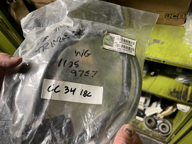 GM035547 VALTRA TRIMBLE LOOM.