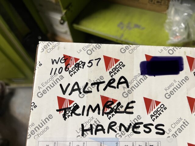 GM035547 VALTRA TRIMBLE LOOM.