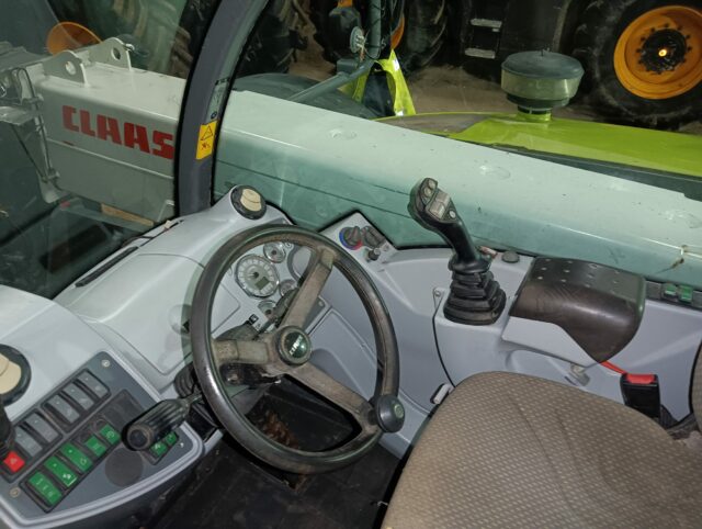 Claas scorpion 7030