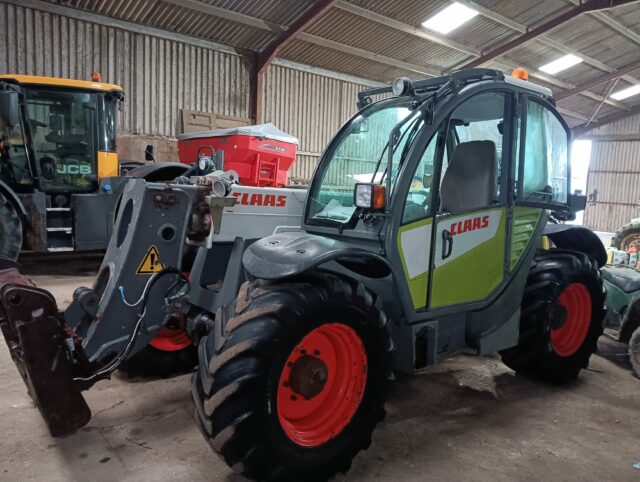 Claas scorpion 7030