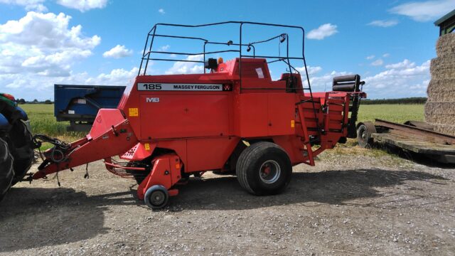 Massey Ferguson 185 baler