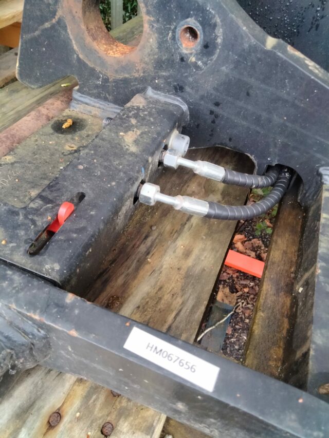 HM067656 JCB PIN & CONE HEADSTOCK