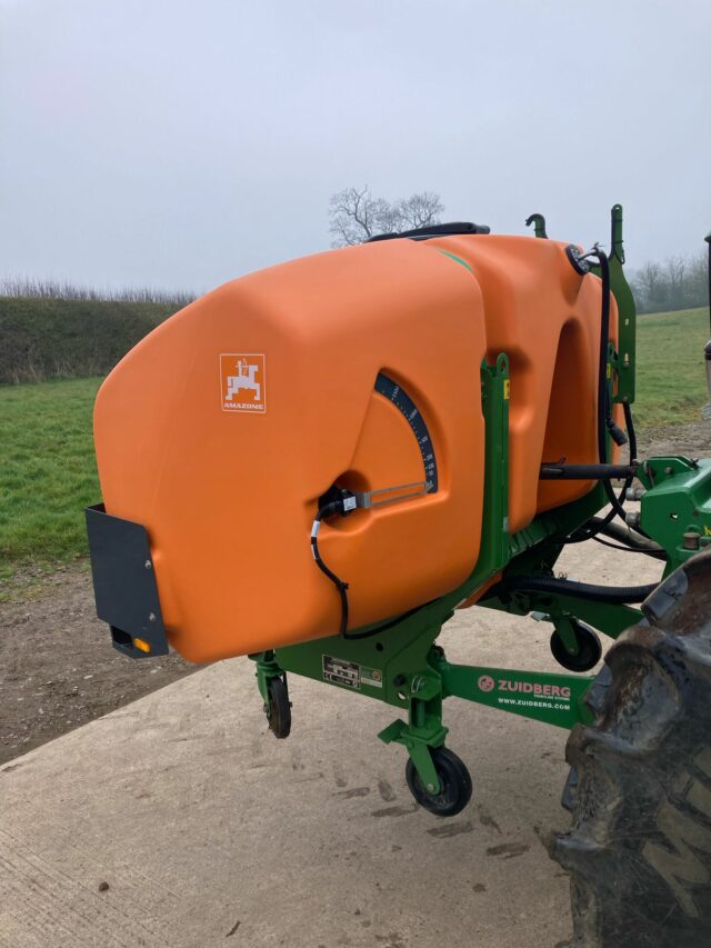 Amazone UF2002 sprayer with FT1502