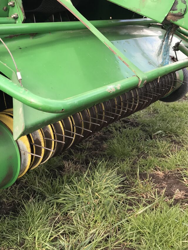 John Deere 592