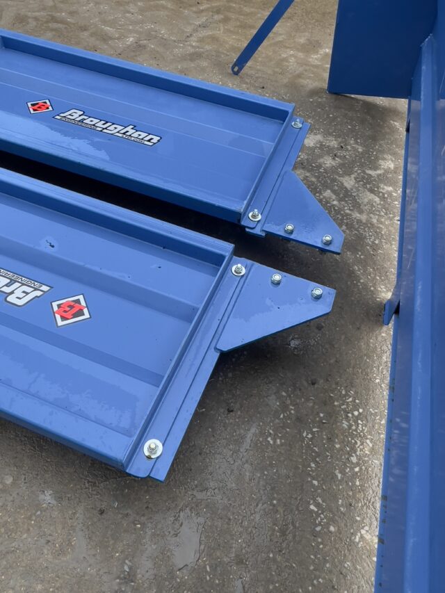 Brand new broughan sillage sides