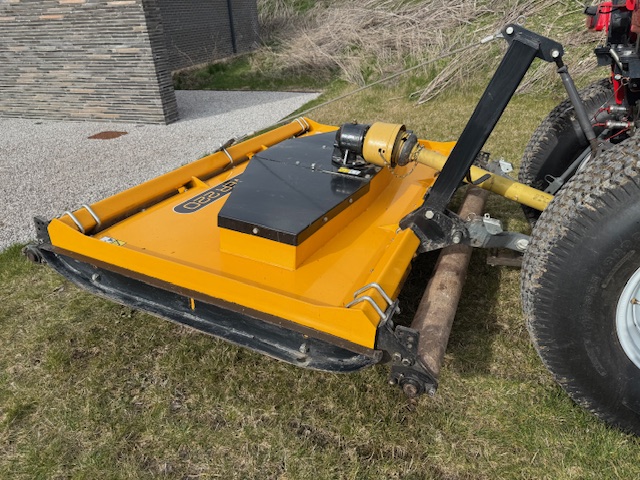 3M000408 MCCONNEL SM220 STRIPE MOWER