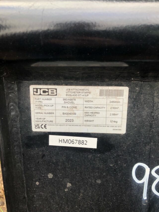HM067882 JCB GRAIN SHOVEL