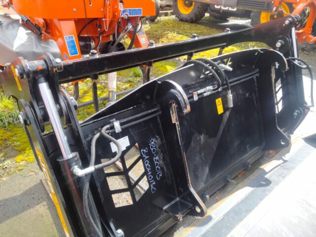 HM067938 JCB 1.7 CUM POWERGRAB KV TINES