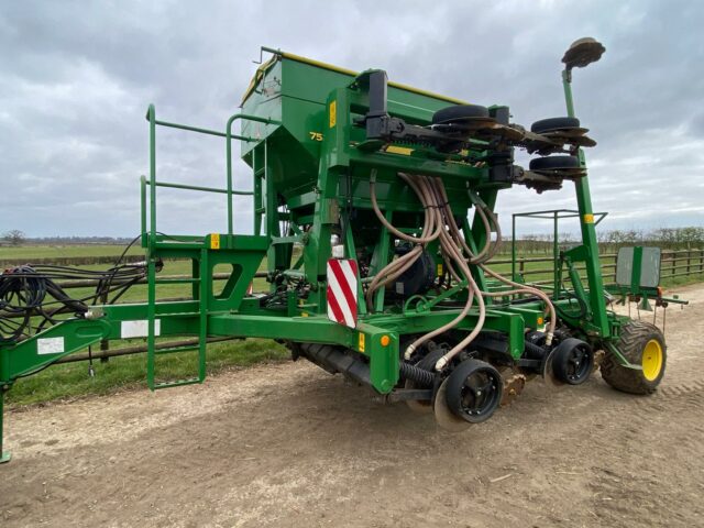 One- 2014 John Deere 750A 4m