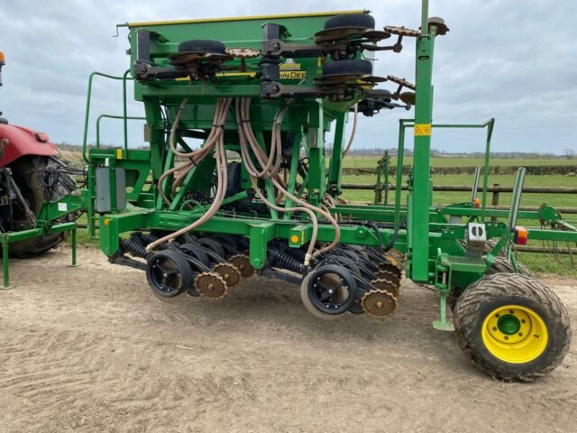 One- 2014 John Deere 750A 4m