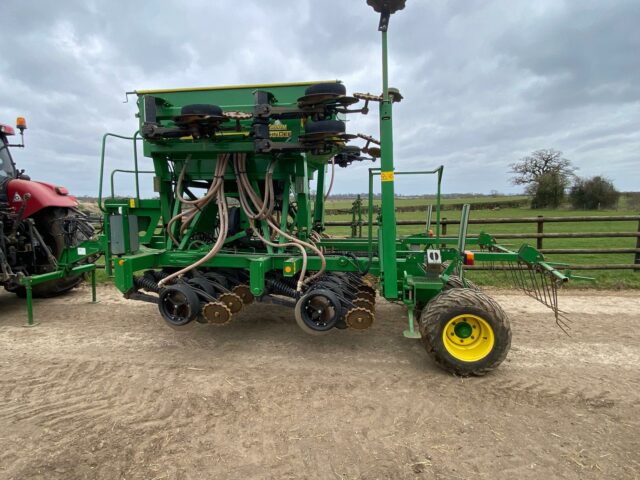 One- 2014 John Deere 750A 4m