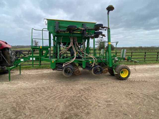 One- 2014 John Deere 750A 4m
