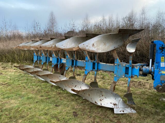 One- 2014 Lemken Europal 9 6 Furrow