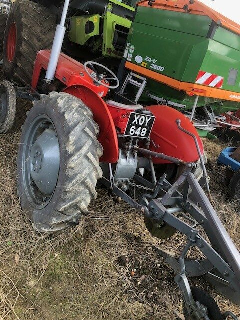 AM000734 1959 MF35 2WD TRACTOR