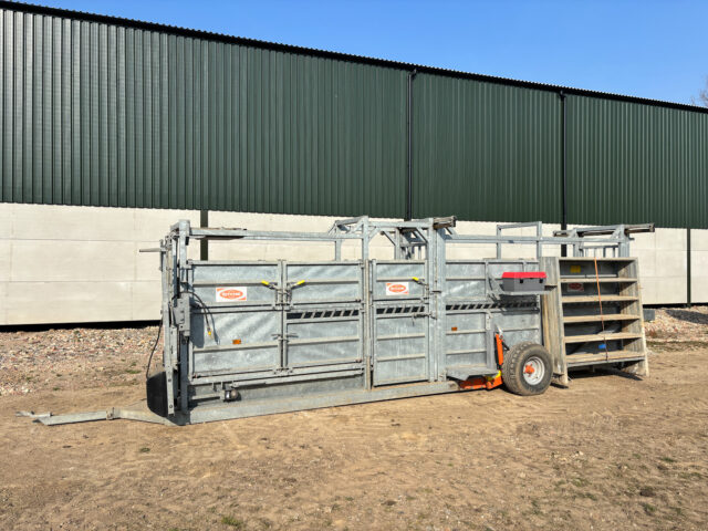 Ritchie Mobile Cattle Crush