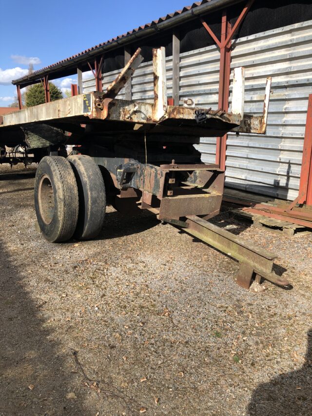 Bale trailer
