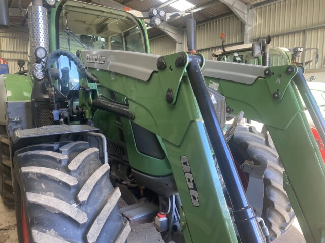 Quicke Q66 loader