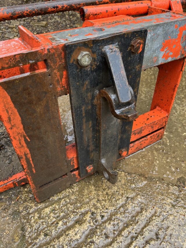 Flat 8 bale grab