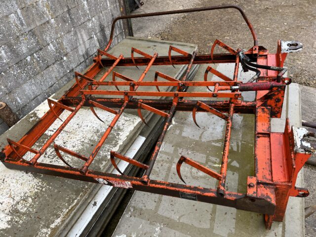 Flat 8 bale grab