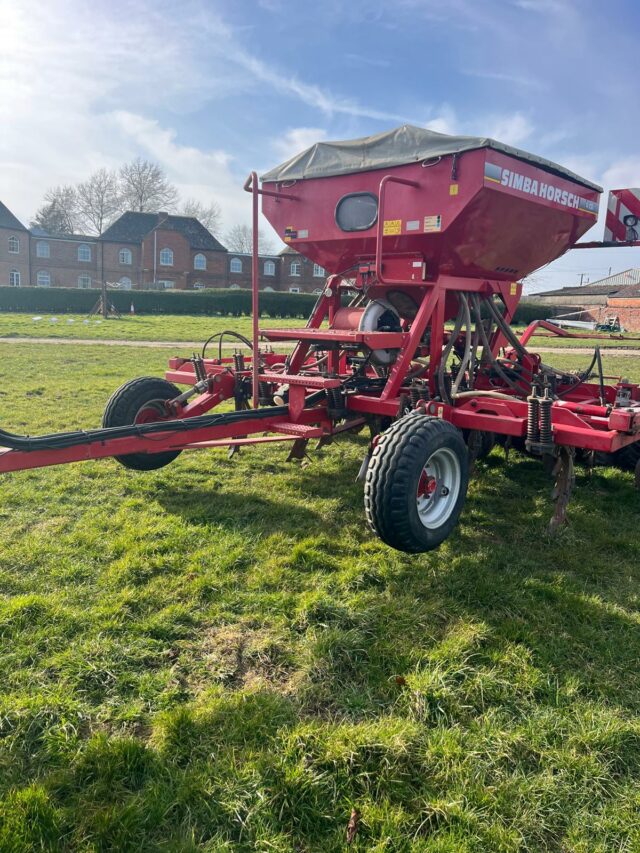 Horsch CO4 4M tine drill.