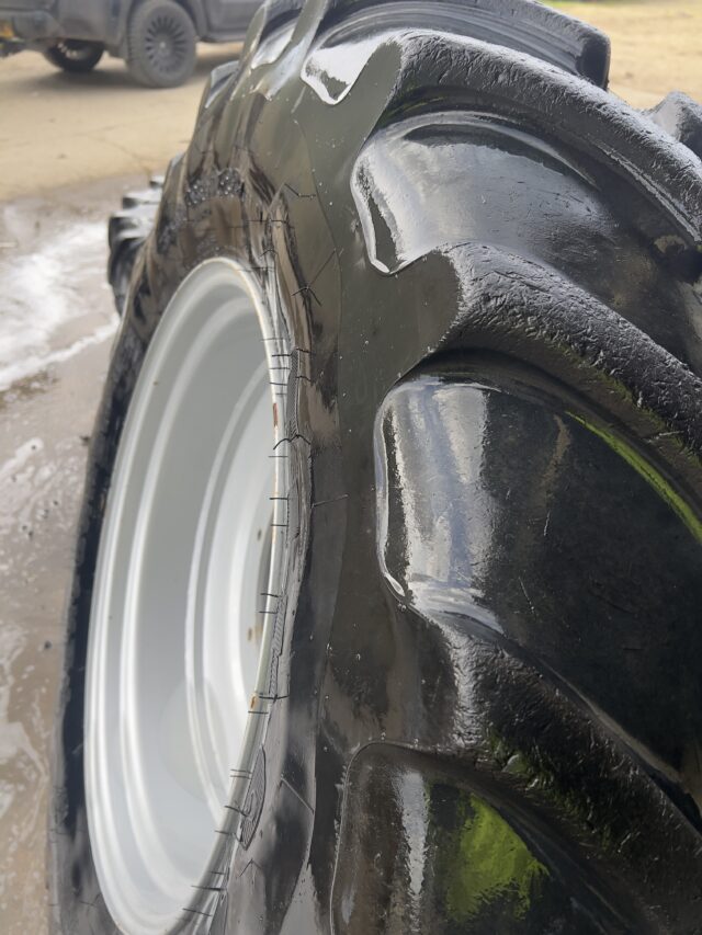 New holland t7 bluepower wheels and tyre