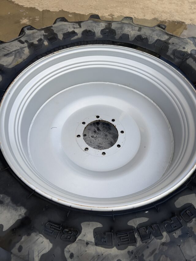 New holland t7 bluepower wheels and tyre