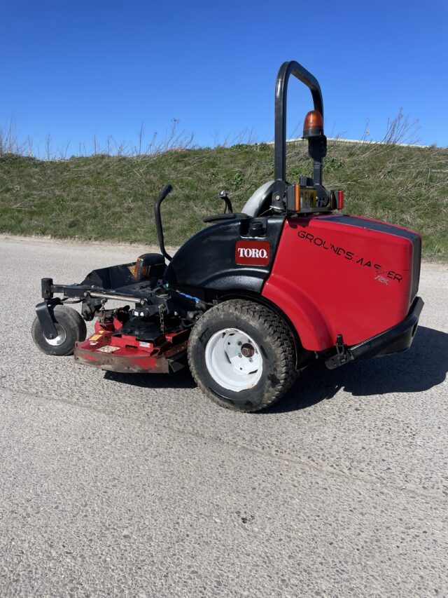 Toro ride on zero turn mower