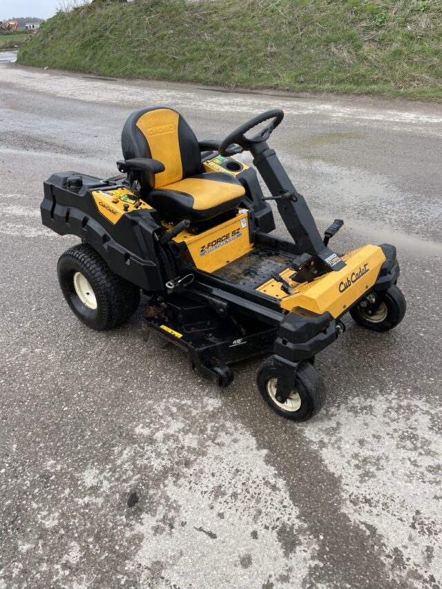 Cub cadet z force ride on mower