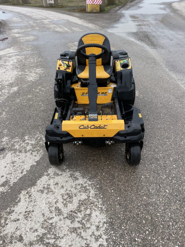 Cub cadet z force ride on mower