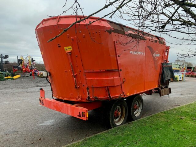 USED Kuhn Euromix 2370 Diet Feeder For Sale