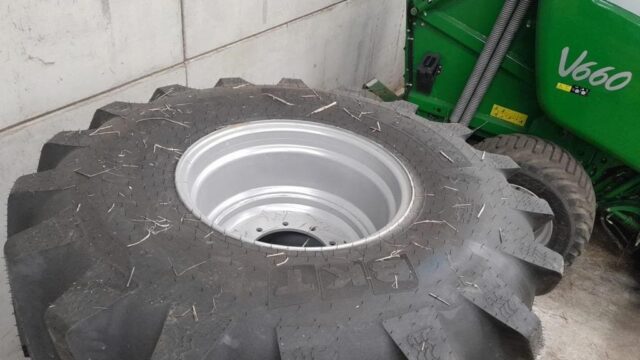 BKT 750/65R26 Wheels & Tyres