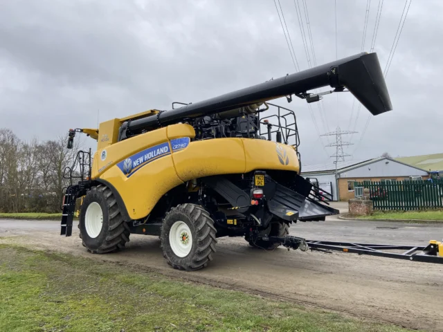 New Holland CR7.90 Combine Harvester