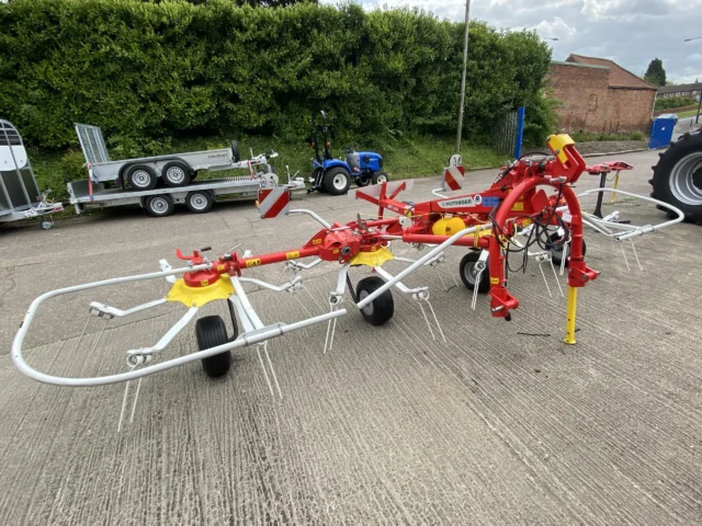 NEW Pottinger HIT 4.54 4 Rotor Tedder For Sale