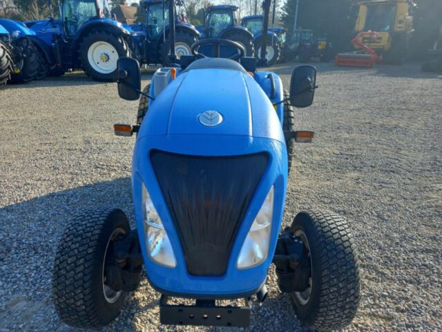 New Holland BOOMER 35