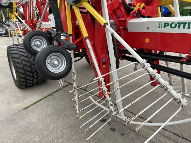 Pottinger TOP 1403 4 Rotor Rake