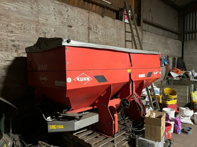 *DUE IN* KUHN MDS 1141 FERTILISER SPREADER