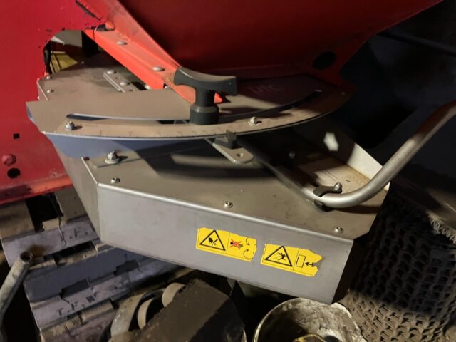 *DUE IN* KUHN MDS 1141 FERTILISER SPREADER