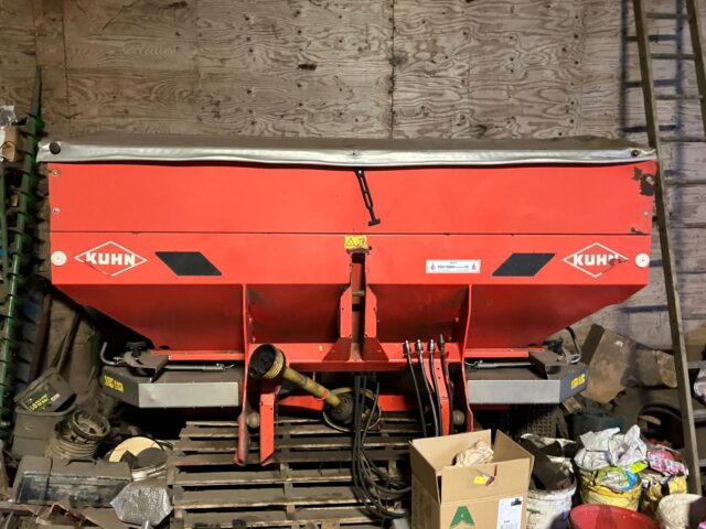 *DUE IN* KUHN MDS 1141 FERTILISER SPREADER