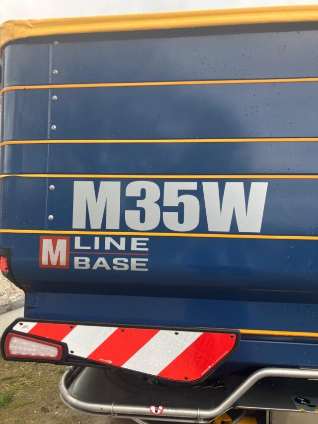 KRM M35W FERTILISER SPREADER