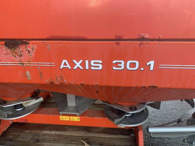 USED Kuhn Axis 30.1 Fertiliser Spreader For Sale
