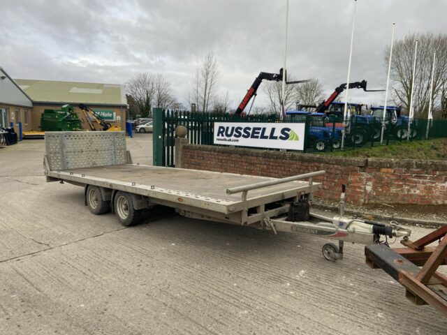 USED Nugent TB5520H Tilt Bed Trailer For Sale