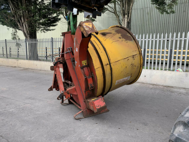 USED Teagle Tomahawk 404 Bale Feeder For Sale